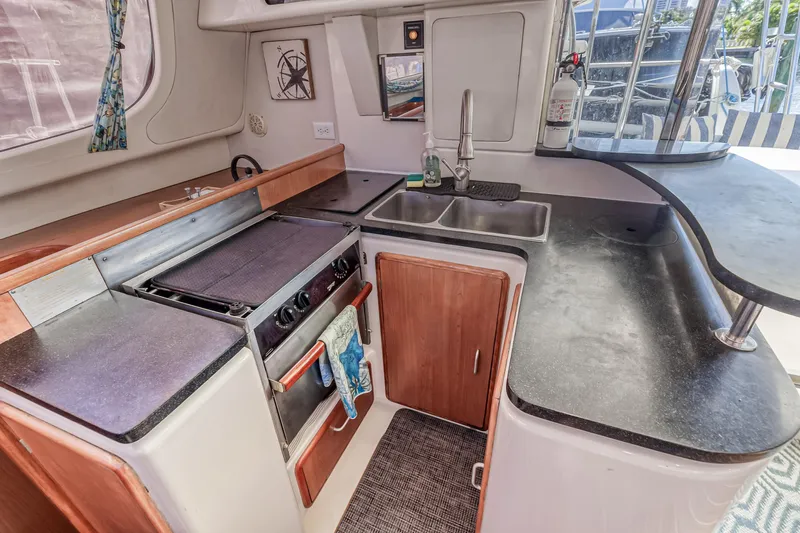 Reef'n It Yacht Photos Pics 