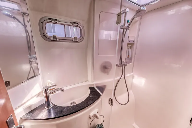 Reef'n It Yacht Photos Pics 