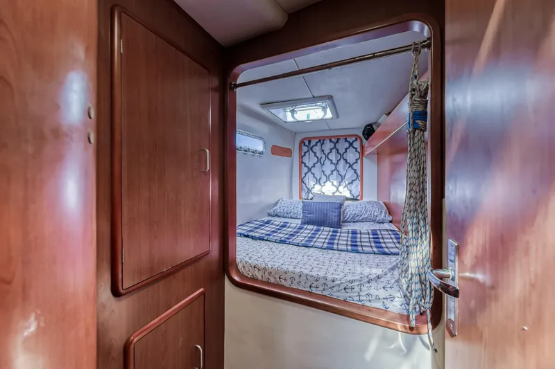 Reef'n It Yacht Photos Pics 