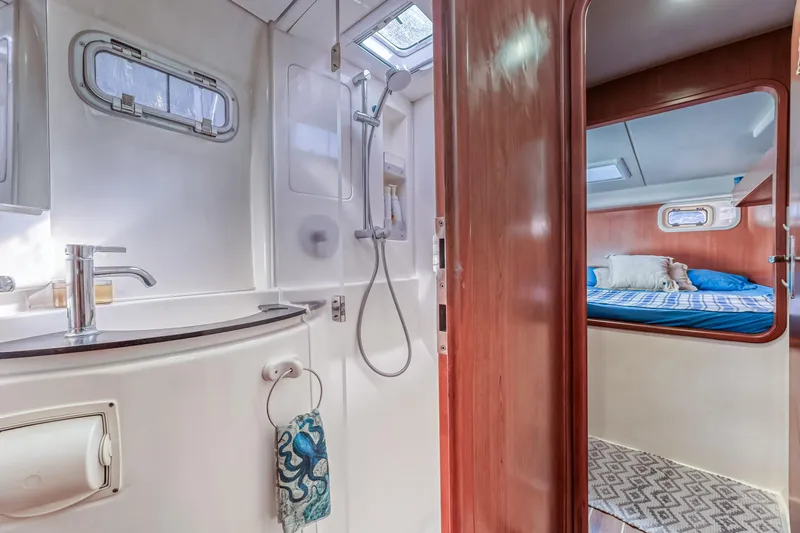 Reef'n It Yacht Photos Pics 