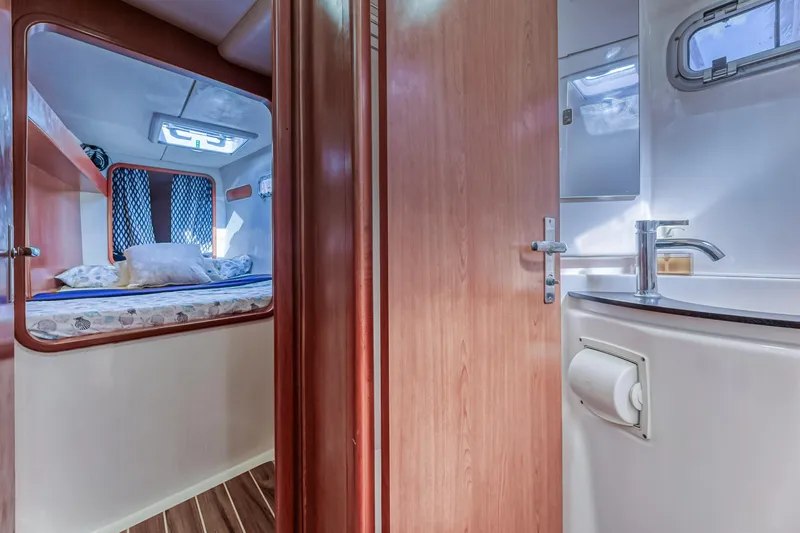 Reef'n It Yacht Photos Pics 