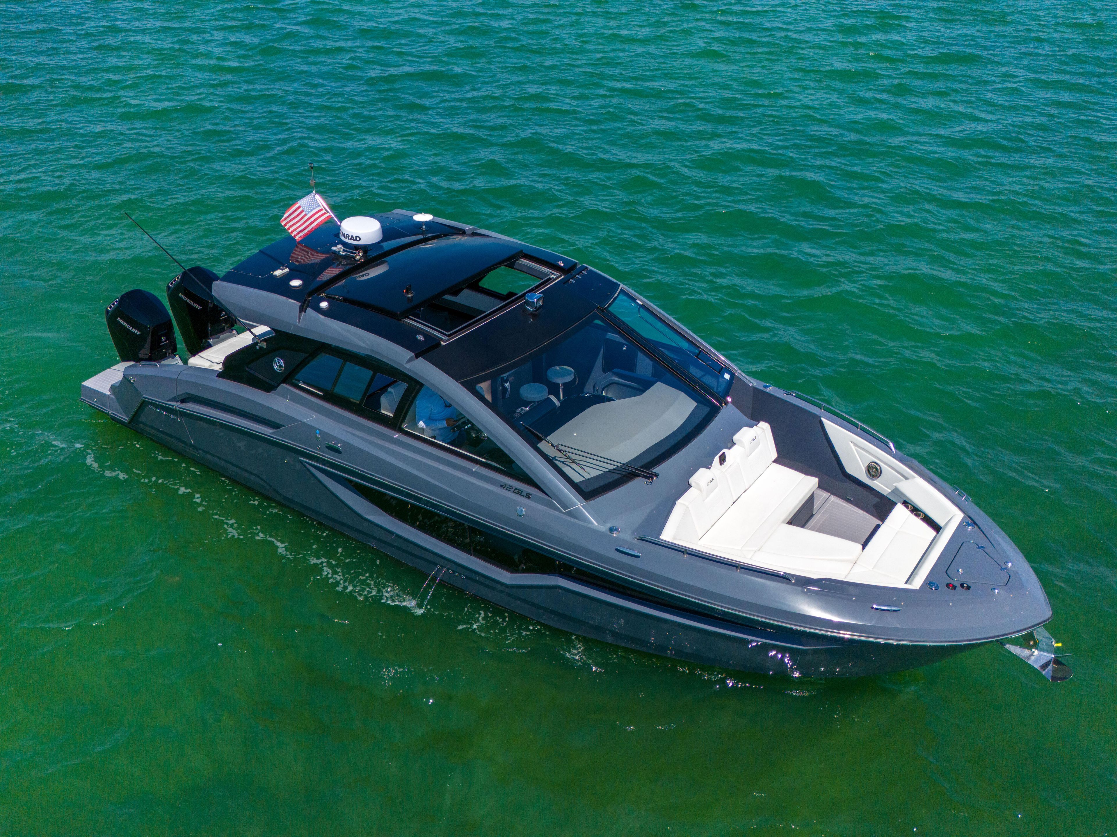 2023 Cruisers Yachts 42 