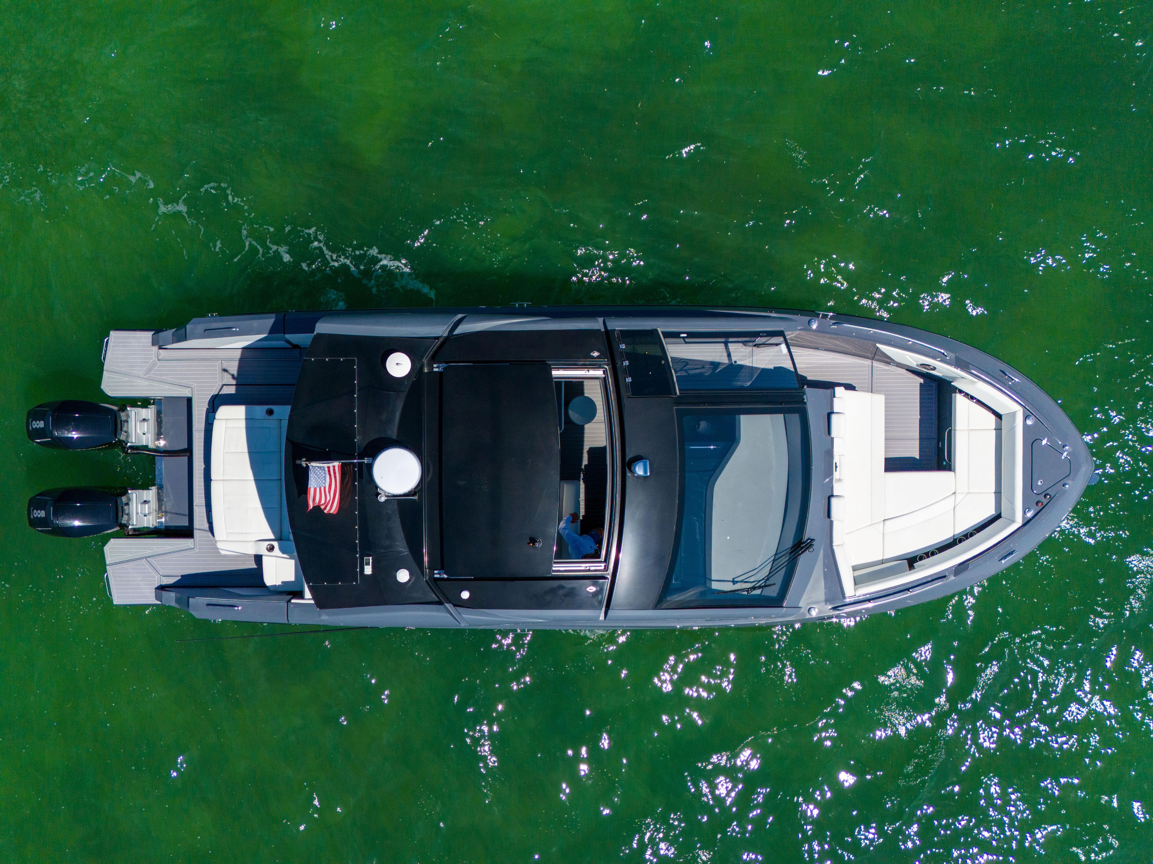 2023 Cruisers Yachts 42 