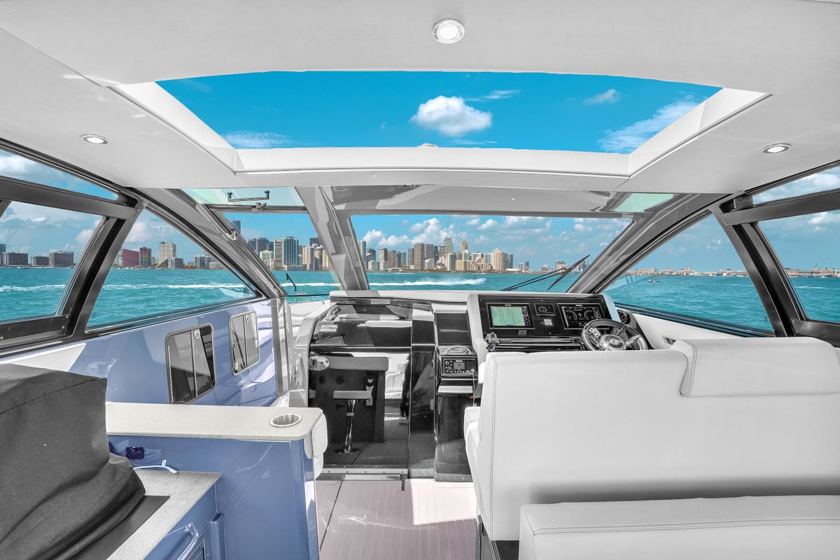 2023 Cruisers Yachts 42 