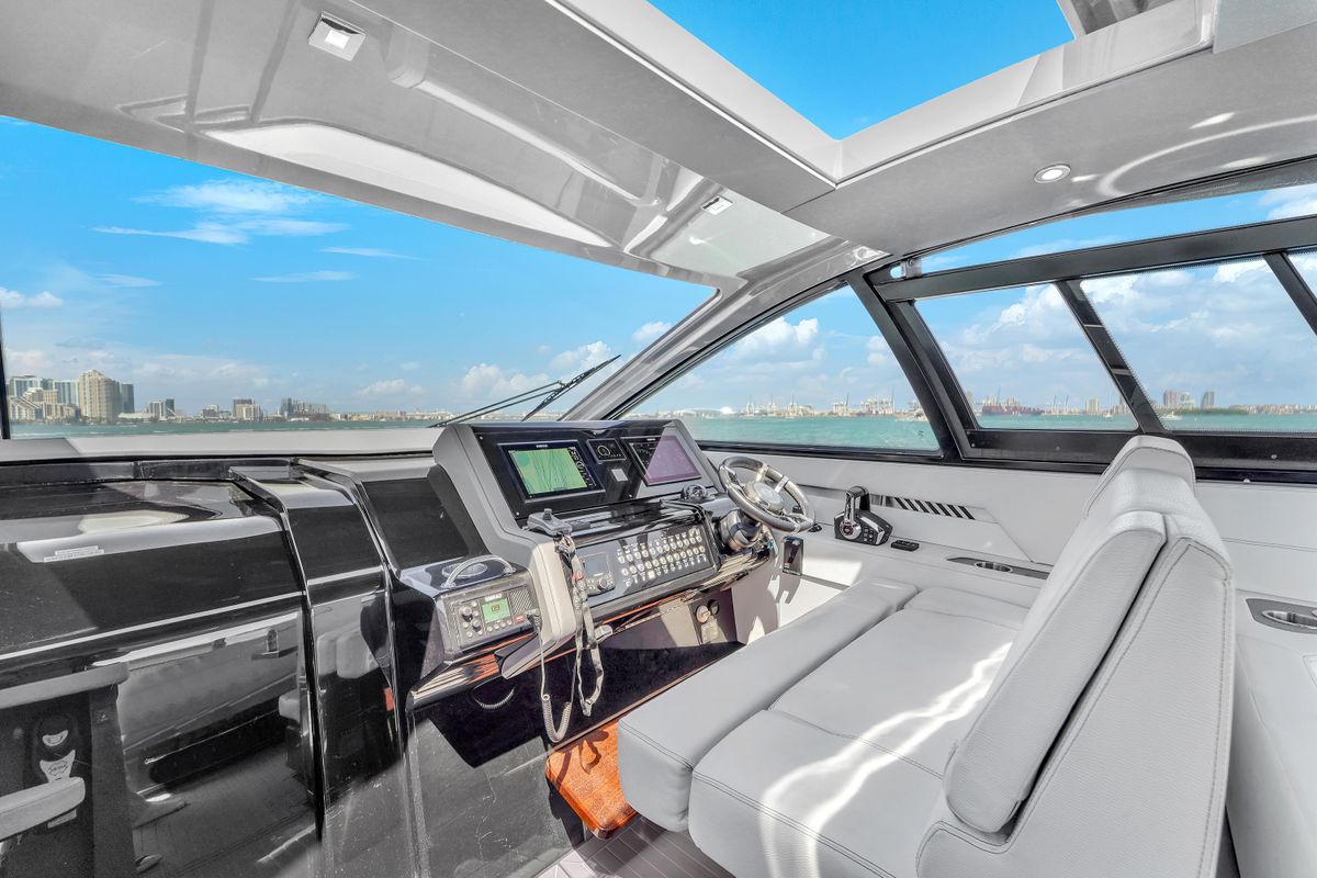 2023 Cruisers Yachts 42 