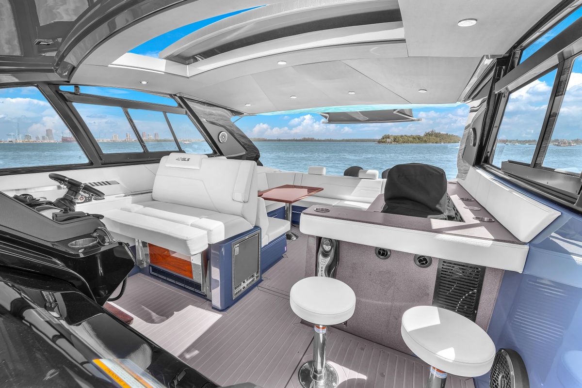 2023 Cruisers Yachts 42 