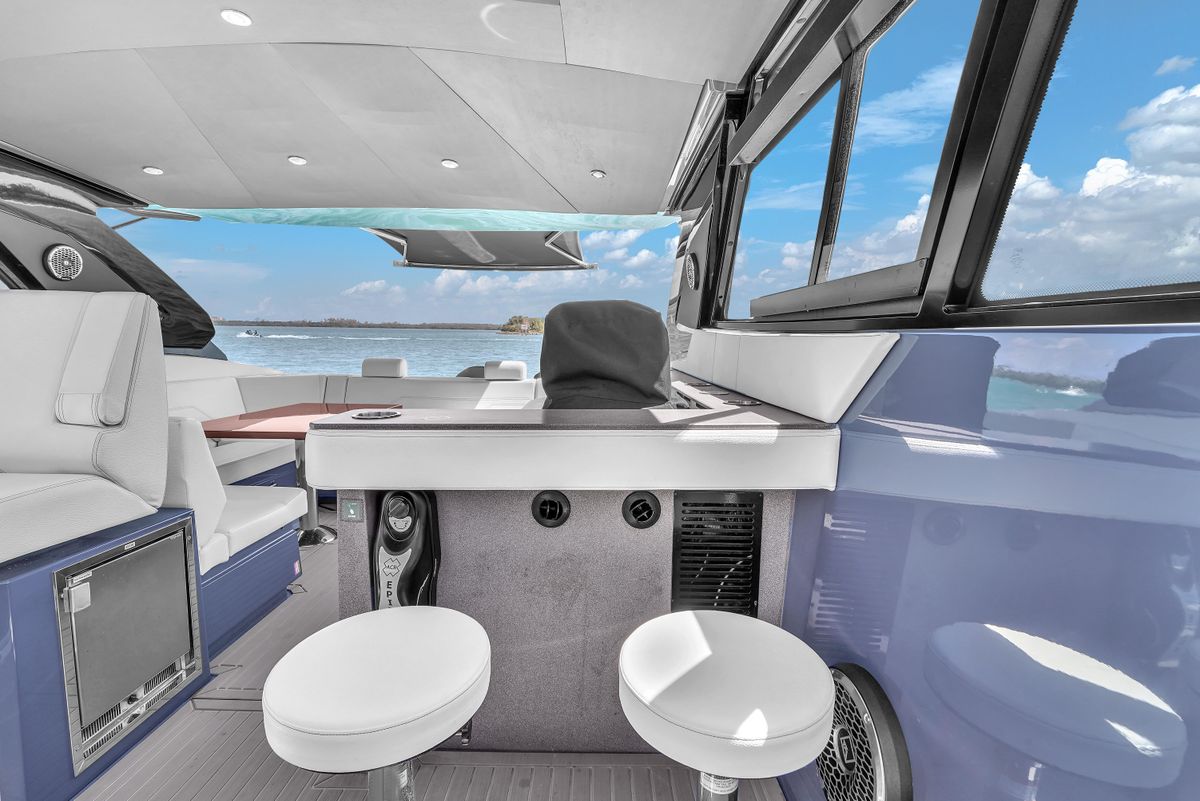 2023 Cruisers Yachts 42 