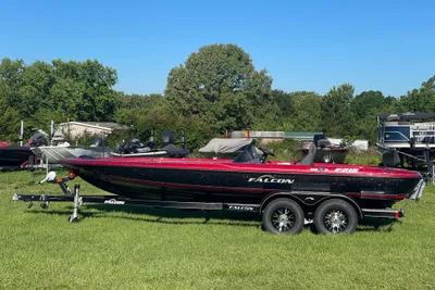 Falcon Boats F215