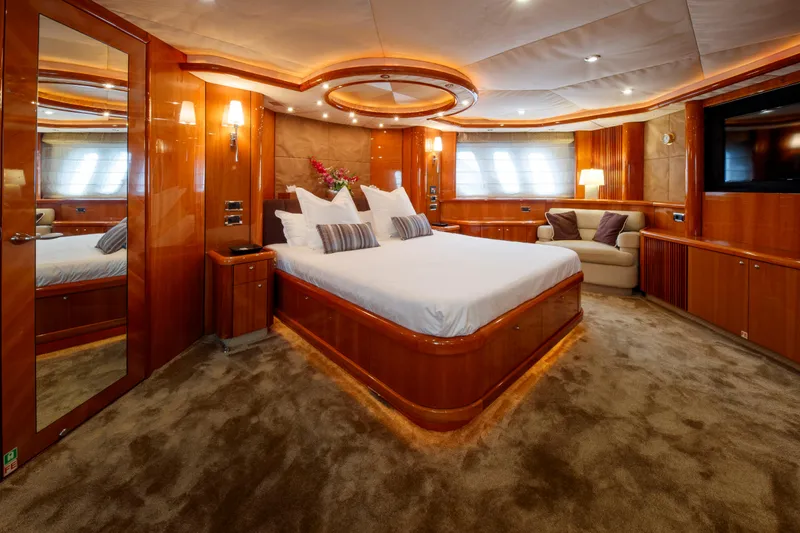 Lady Yousra Yacht Photos Pics M/Y LADY YOUSRA