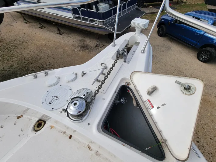  Yacht Photos Pics 2000 Sea Ray 460 Sundancer boat deck with anchor chain and open hatch.