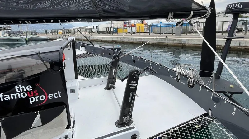 Limosa Yacht Photos Pics Sailing yacht CDK Technologies MULTI ONE DESIGN 70 – MOD 70, docked at a marina, 2011 model.