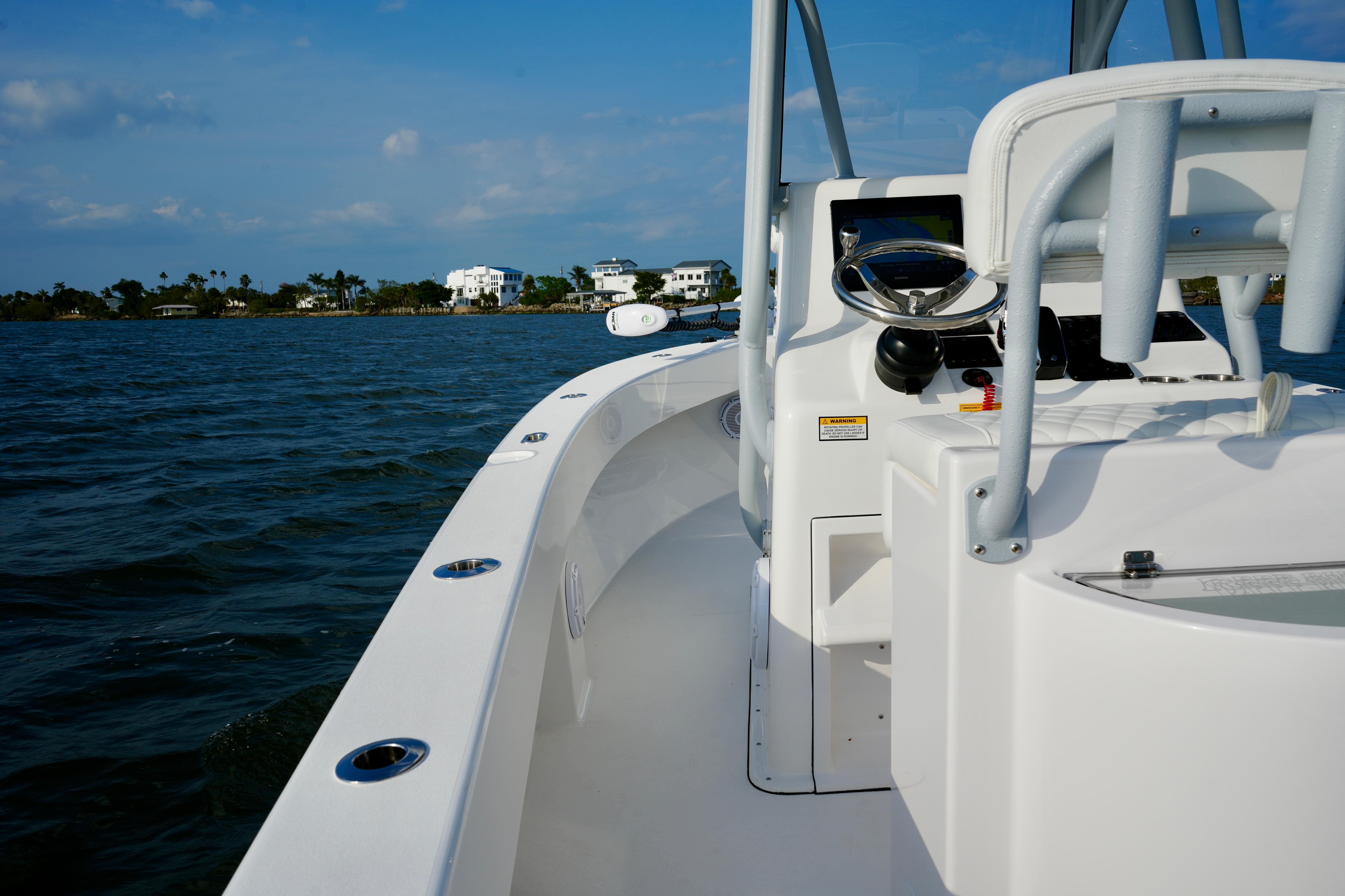 Reef Runner 23 - Deck Equipment