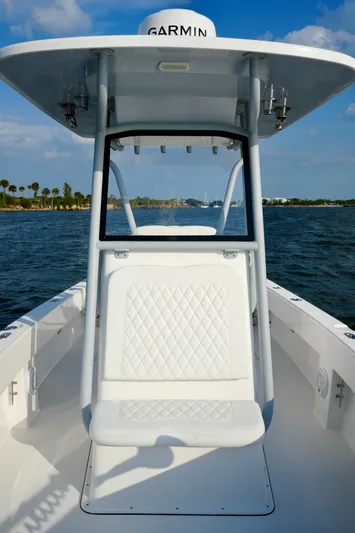 2024 23 Reef Runner Yacht Photos Pics Reef Runner 23 - Seating