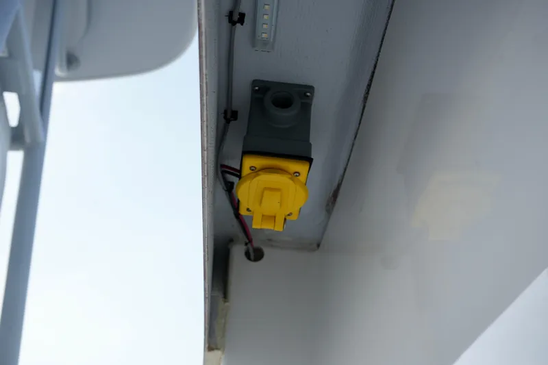 2024 23 Reef Runner Yacht Photos Pics Reef Runner 23 - Deck Equipment