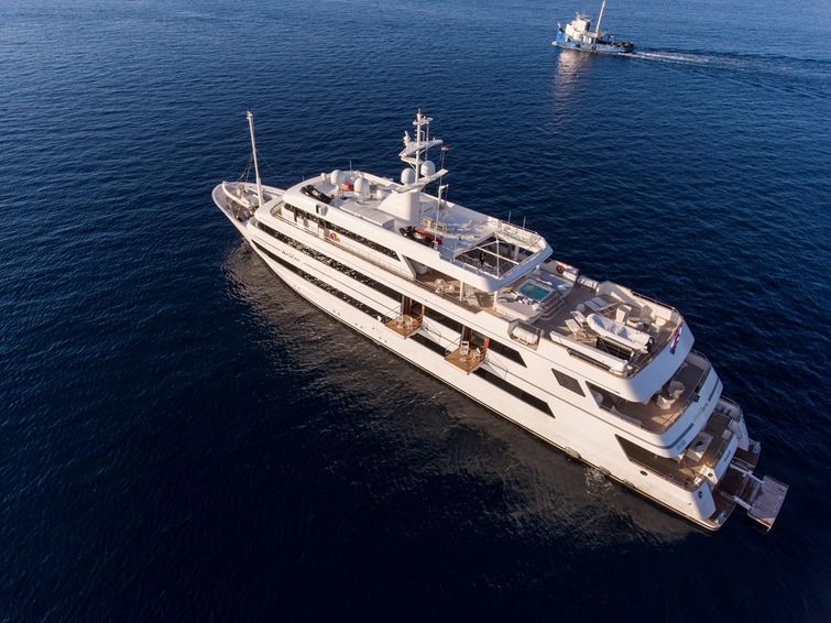 2015-196-11-motor-yacht-custom