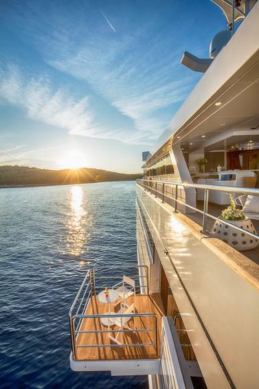 2015-196-11-motor-yacht-custom