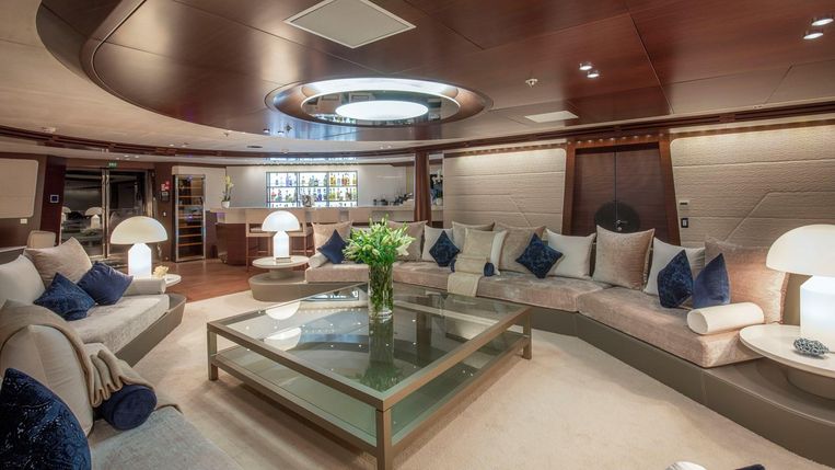 2015-196-11-motor-yacht-custom