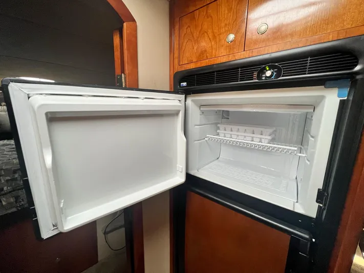 Mischief Maker II Yacht Photos Pics 