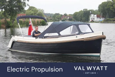 2025 Interboat Intender 700 Electric