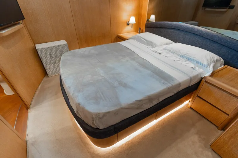  Yacht Photos Pics Warlock-43.jpg