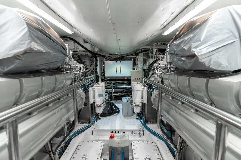  Yacht Photos Pics Warlock-140.jpg