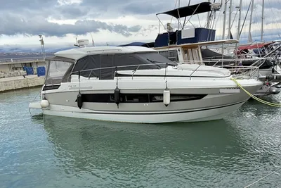 2021 Jeanneau NC 33