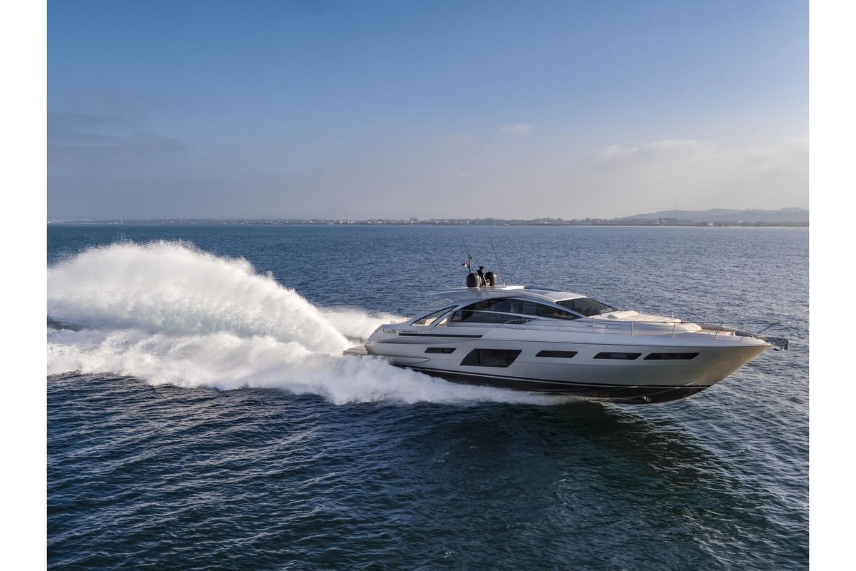 2024 Pershing 70 