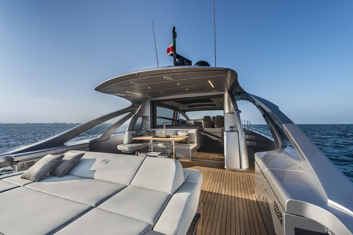2024 Pershing 70 