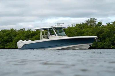 Boston Whaler 360 Outrage