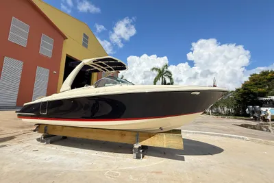 Chris-Craft Launch 28 GT