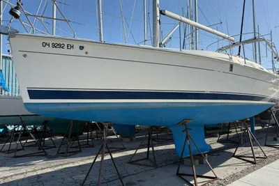 Hunter 33