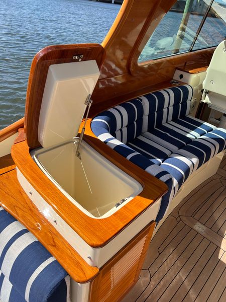 2017 Hinckley Picnic Boat 37 MKIII