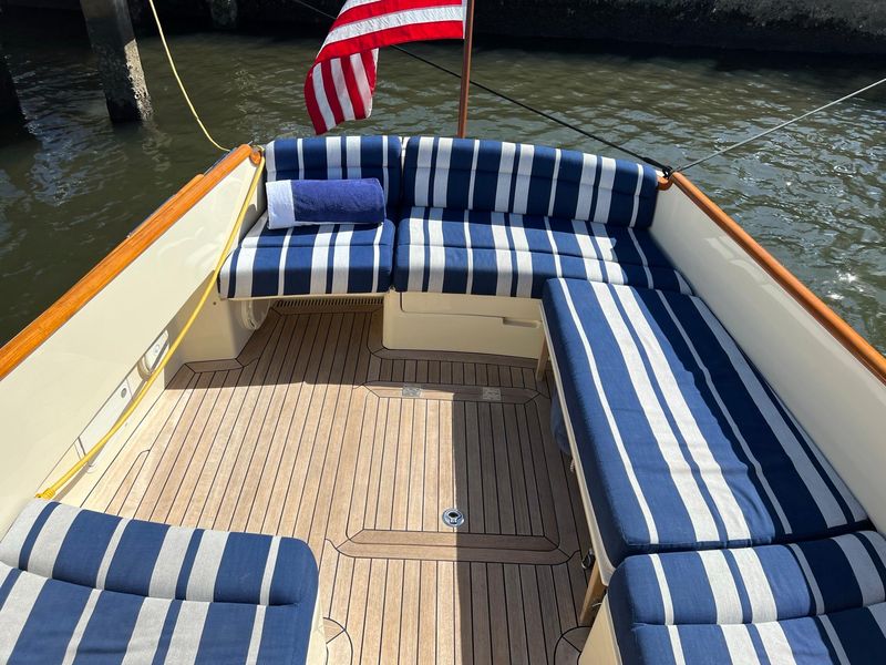 2017 Hinckley Picnic Boat 37 MKIII