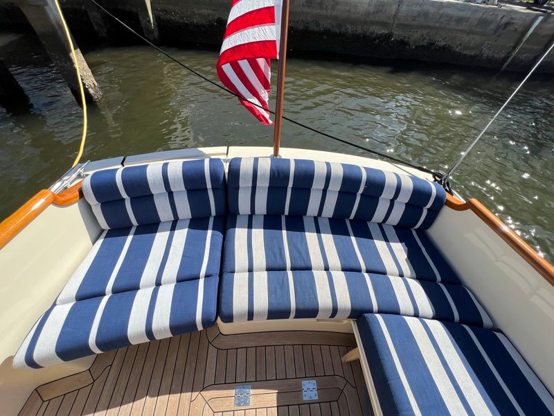 2017 Hinckley Picnic Boat 37 MKIII