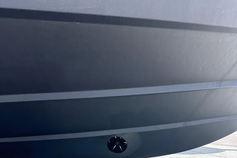 Nauti Boxer Yacht Photos Pics Close-up of 2003 Silverton 453 Motor Yacht hull, showcasing sleek design and craftsmanship.