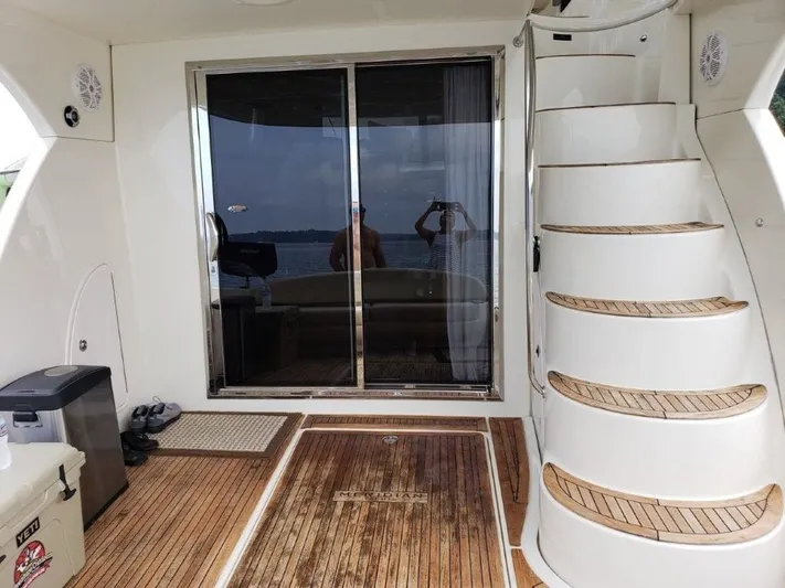  Yacht Photos Pics 2009 MERIDIAN 441 - Image 4