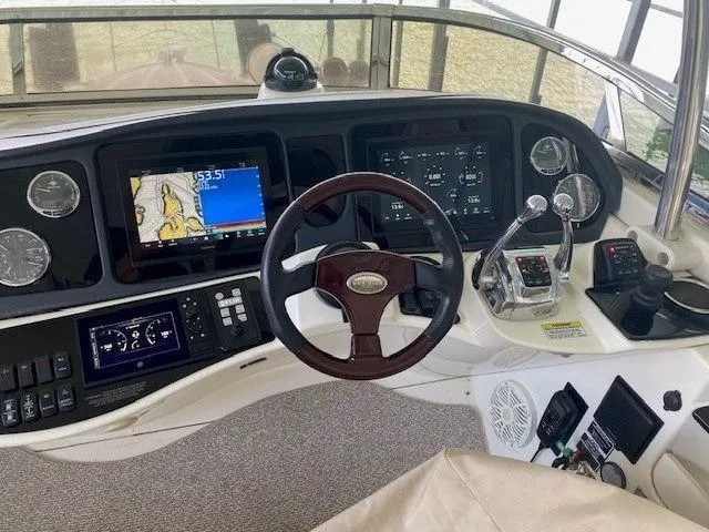  Yacht Photos Pics 2009 MERIDIAN 441 - Image 7