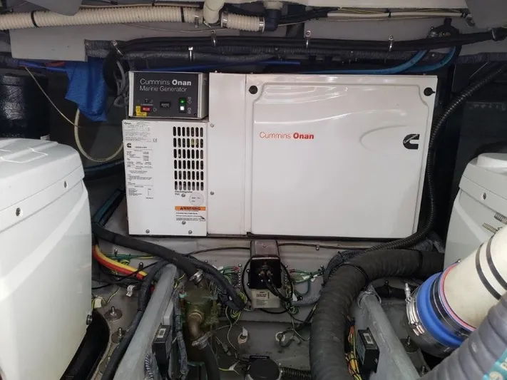  Yacht Photos Pics 2009 MERIDIAN 441 - Image 31