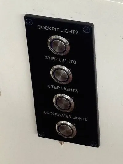  Yacht Photos Pics 2009 MERIDIAN 441 - Image 13