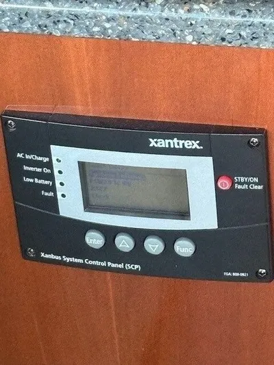  Yacht Photos Pics 2009 MERIDIAN 441 - Image 20
