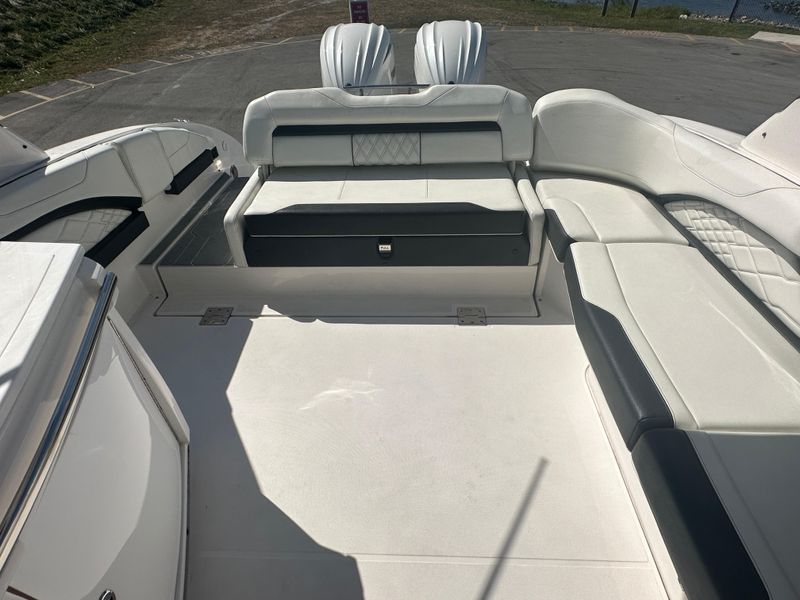 2022 Regal 33 OBX