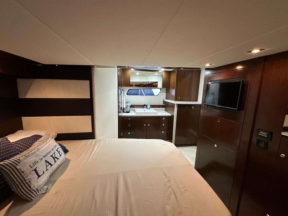 2012 Cruisers Yachts 48 