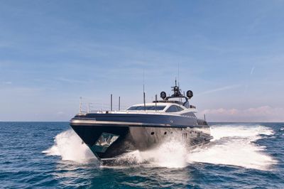 Yacht