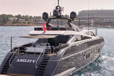 Yacht