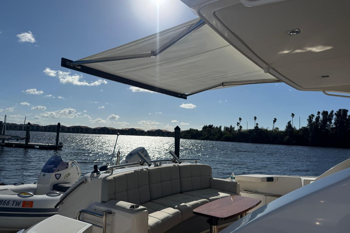 2016 Tiara Yachts 44