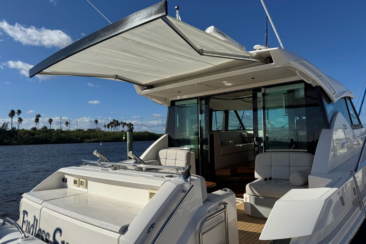 2016 Tiara Yachts 44