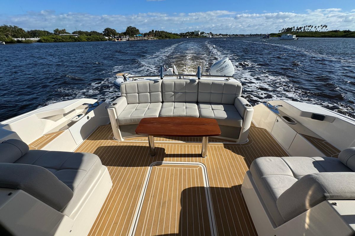 2016 Tiara Yachts 44