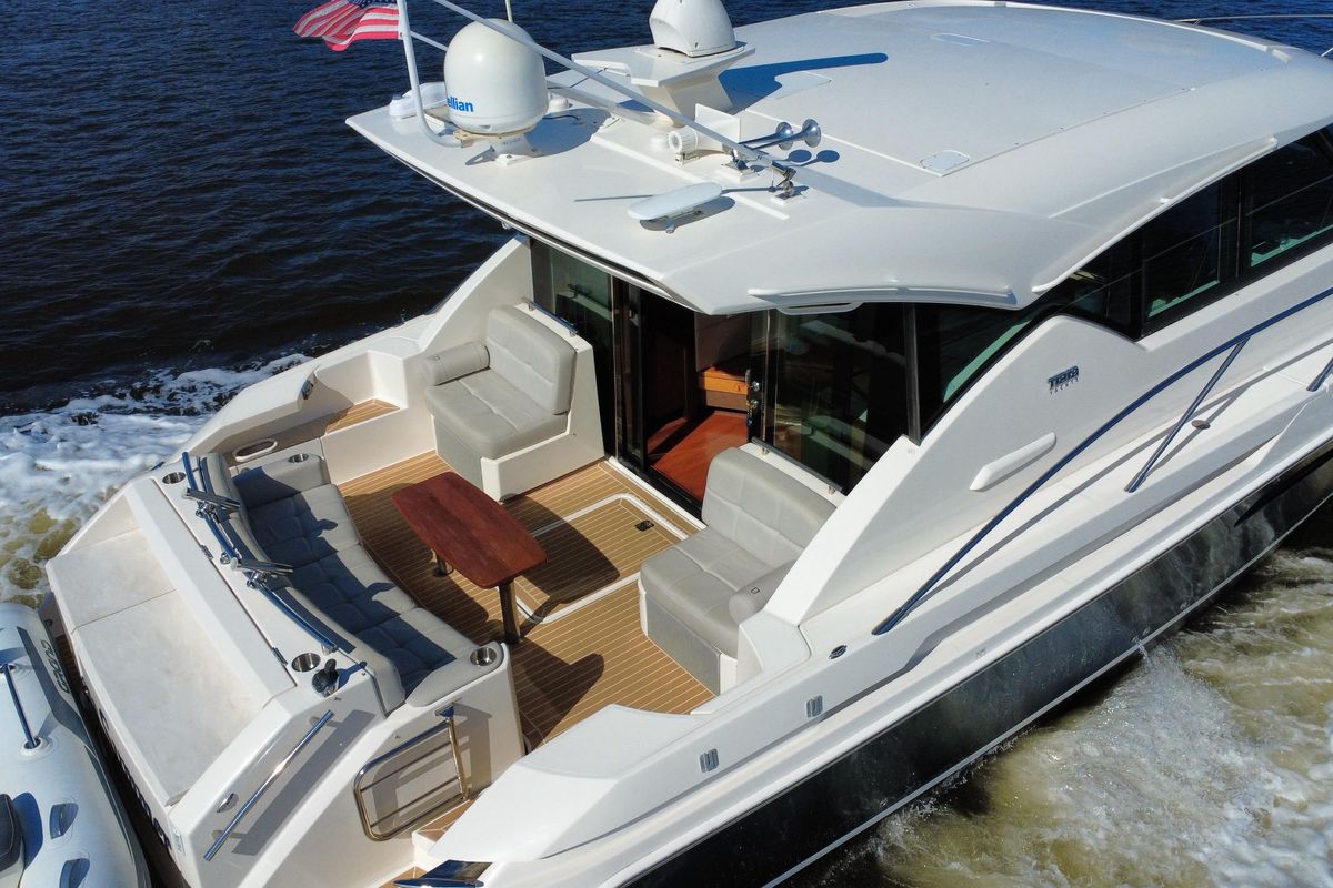 2016 Tiara Yachts 44