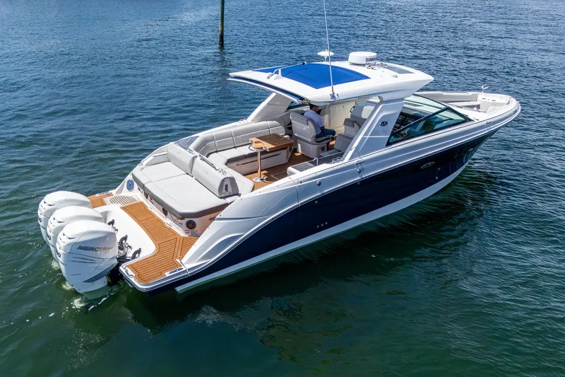  Yacht Photos Pics 2020 Sea Ray SLX 400 boat on water, featuring sleek design and powerful engines.
