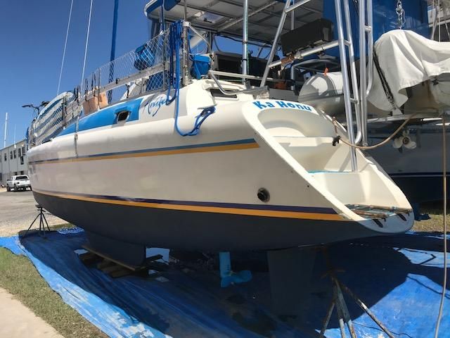 1992 Fountaine Pajot Antigua 37